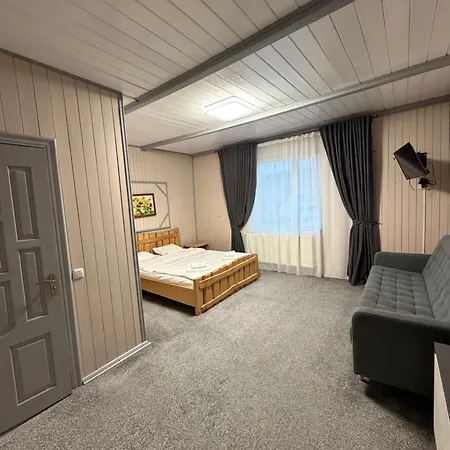 Zatishniy Dvir 게스트하우스 4*